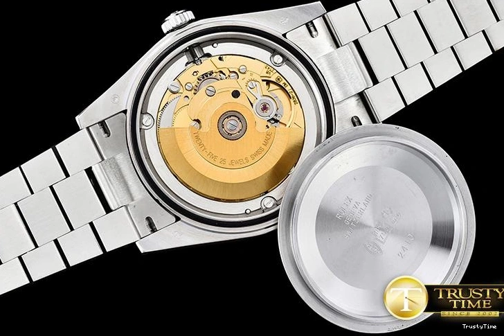 0114 RDD0214B – DayDate 36mm GoAnywhere 682